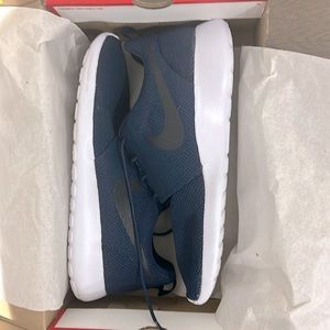 Midnight Blue Nike Roshe One Men’s Size 13 With Box